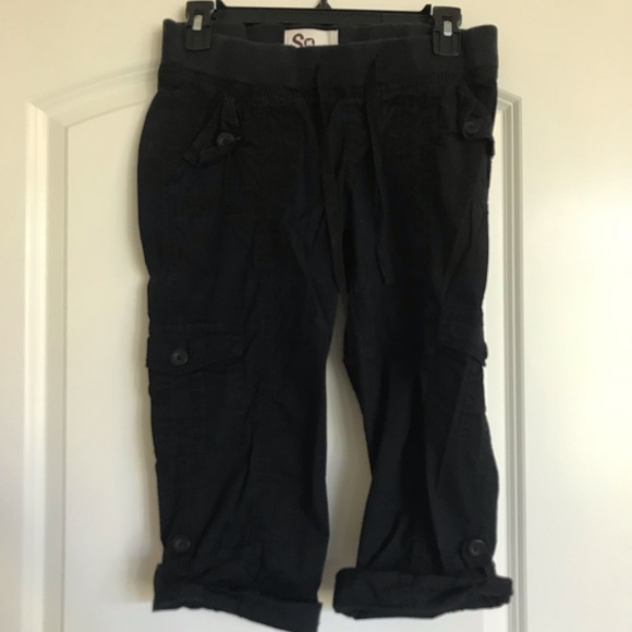 SO Pants - Black Cargo Elastic Waist Band Capri’s